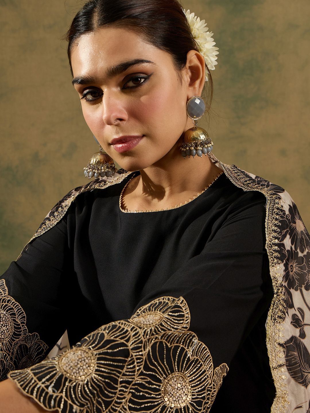 Dhiyona IE Round Neck Straight Kurta With Trousers & Dupatta