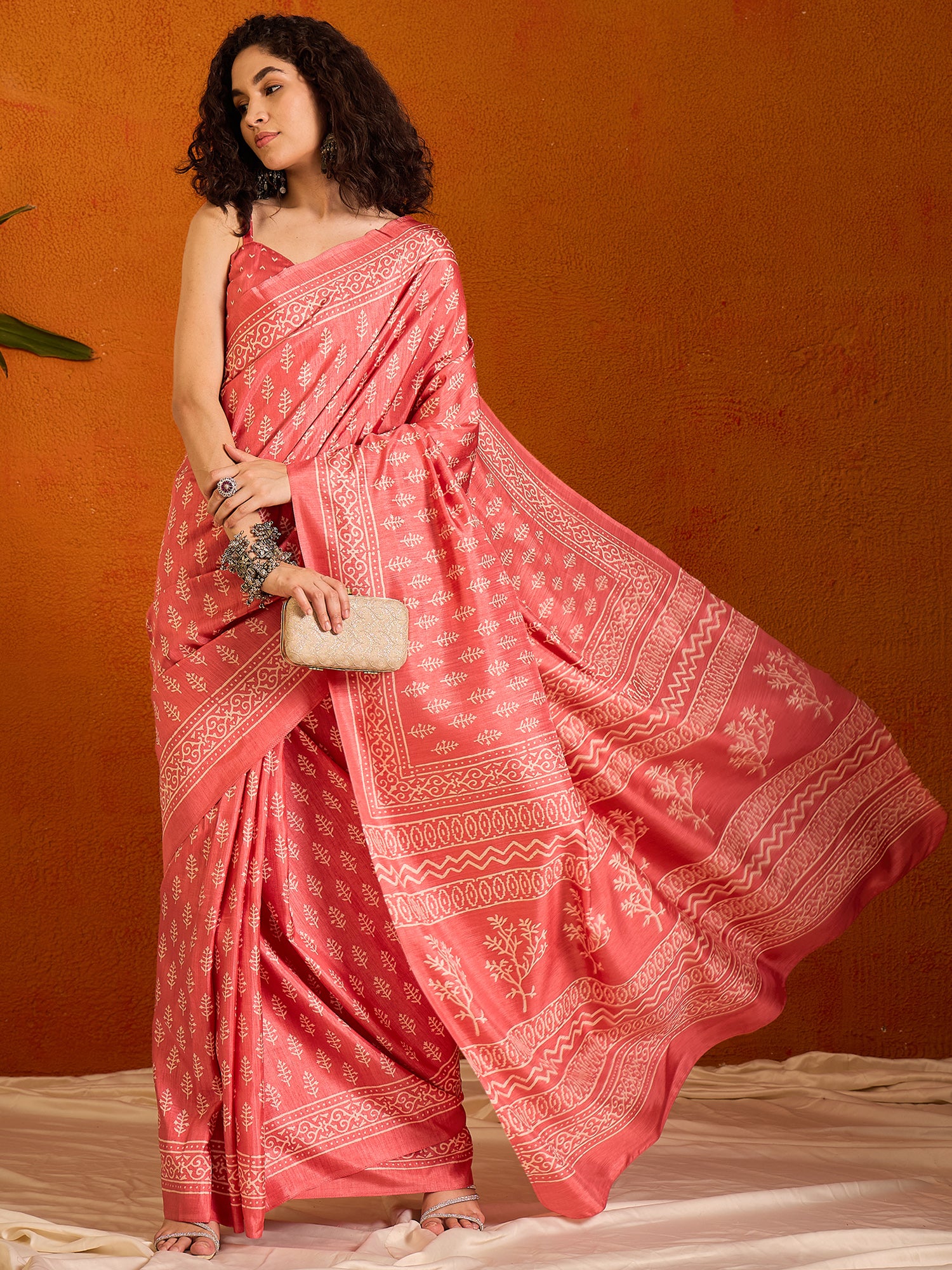 Women's Cotton Blend Pink Printed Designer Saree With Blouse Piece