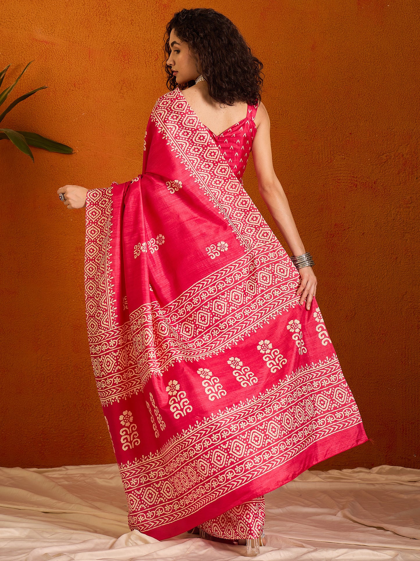 Women's Cotton Blend Pink Printed Designer Saree With Blouse Piece
