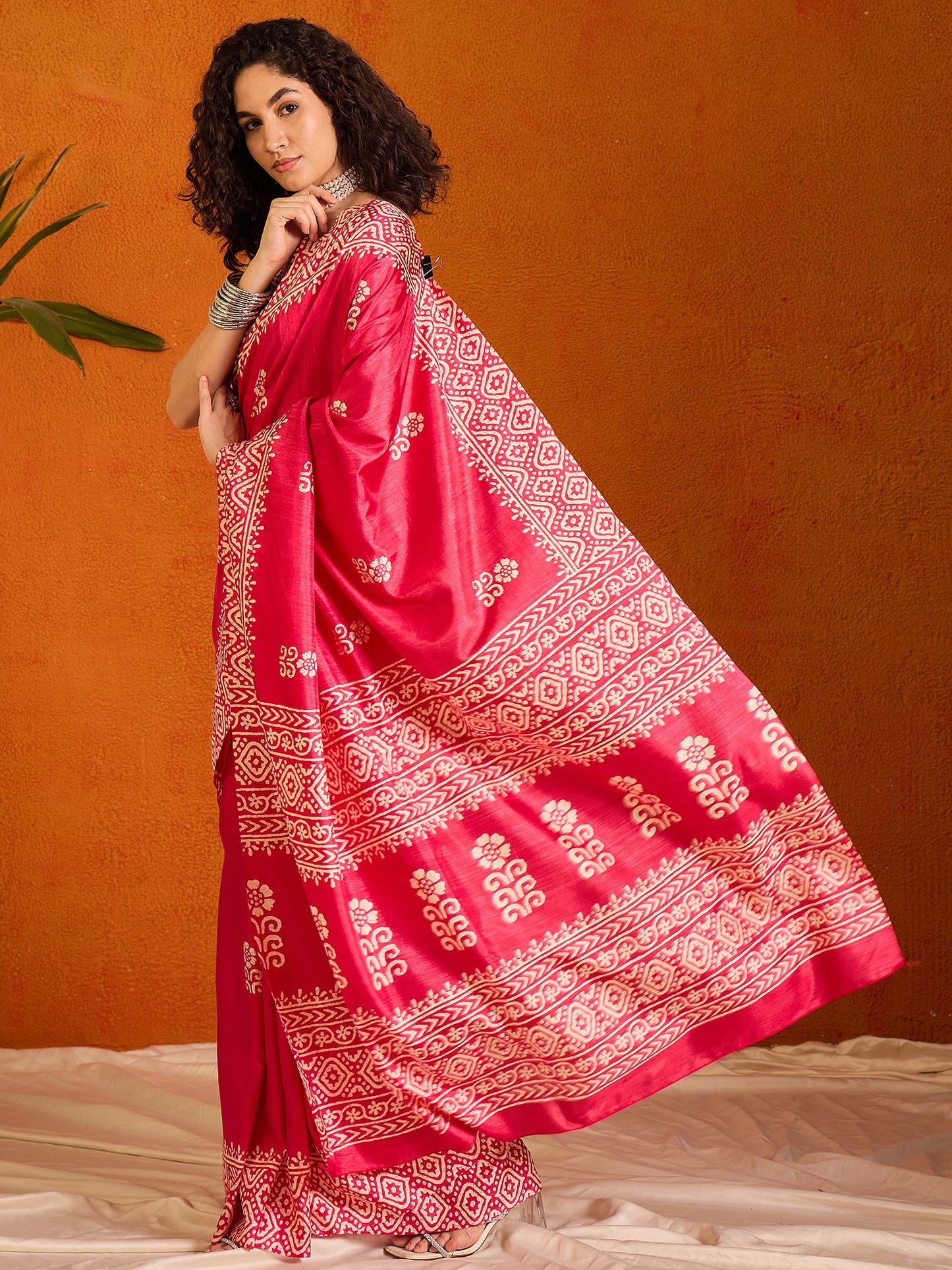 Women's Cotton Blend Pink Printed Designer Saree With Blouse Piece