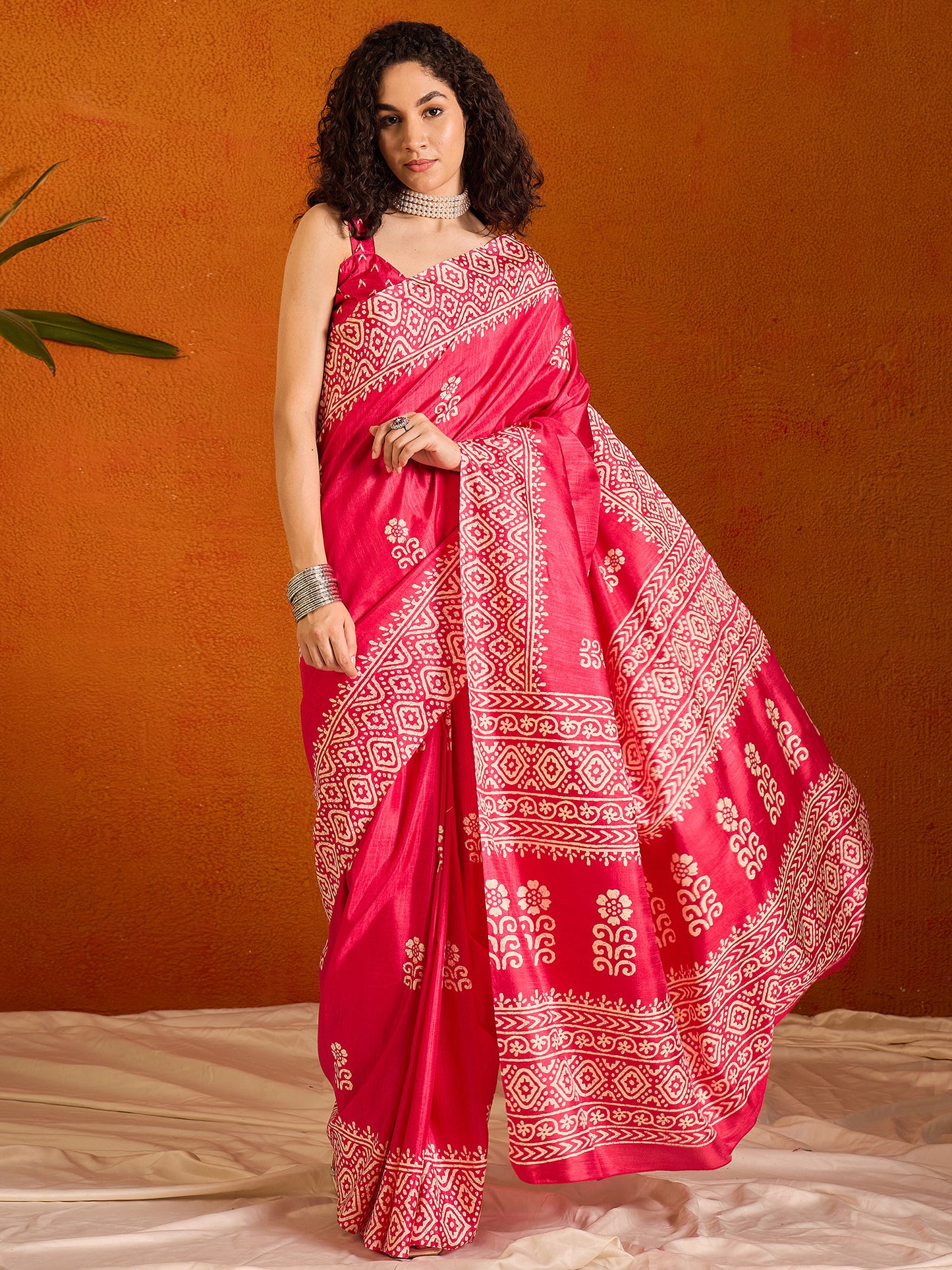 Women's Cotton Blend Pink Printed Designer Saree With Blouse Piece