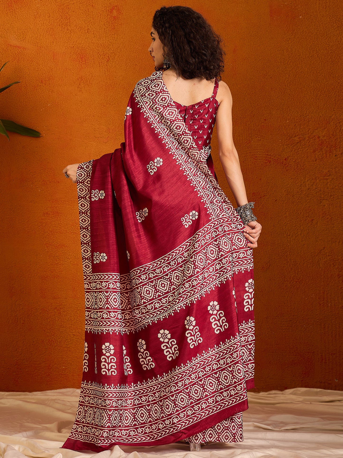 Women's Cotton Blend Pink Printed Designer Saree With Blouse Piece