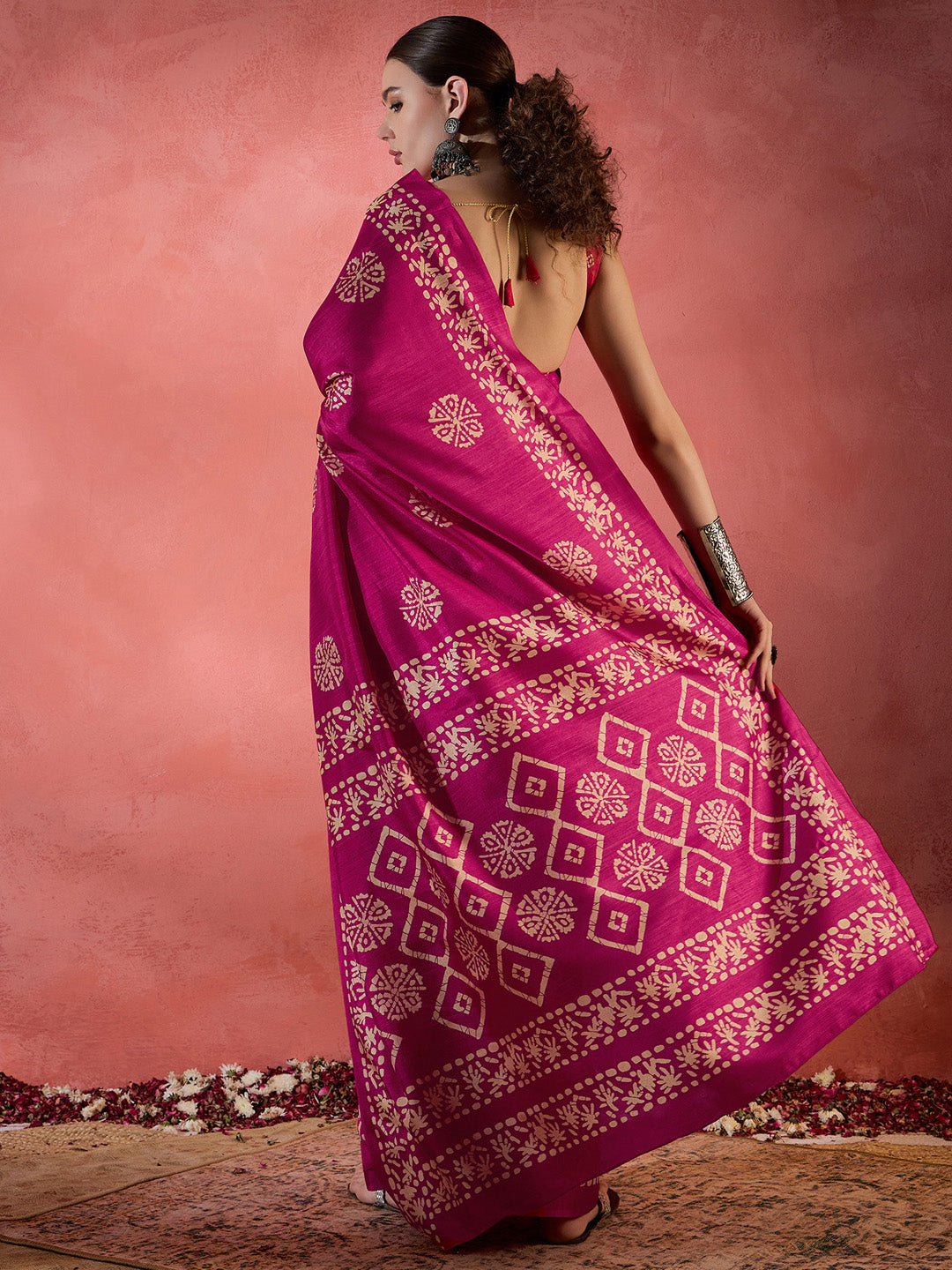 Women's Cotton Blend Pink Printed Designer Saree With Blouse Piece