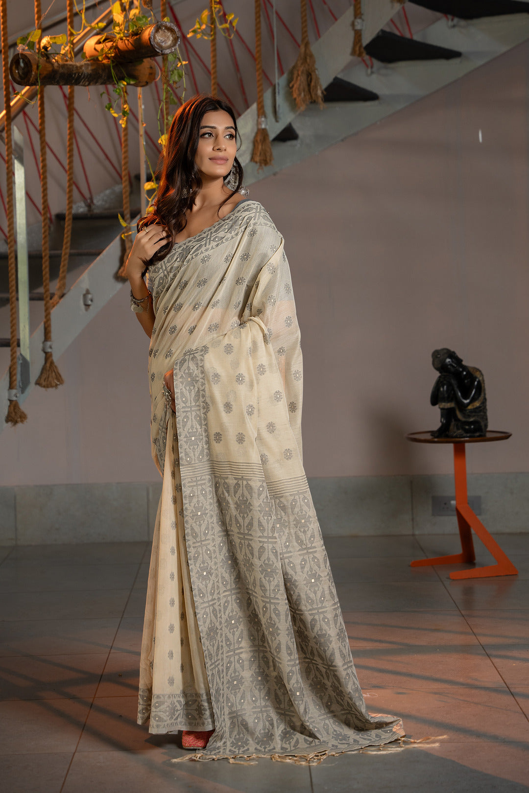 Dhiyona GR Women's Kusum Shark Grey Soft Cotton Jamdani Saree