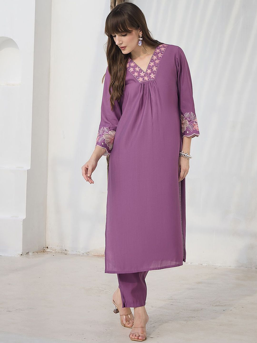 Dhiyona IE Embroidered V-Neck Top With Trousers Co-Ords