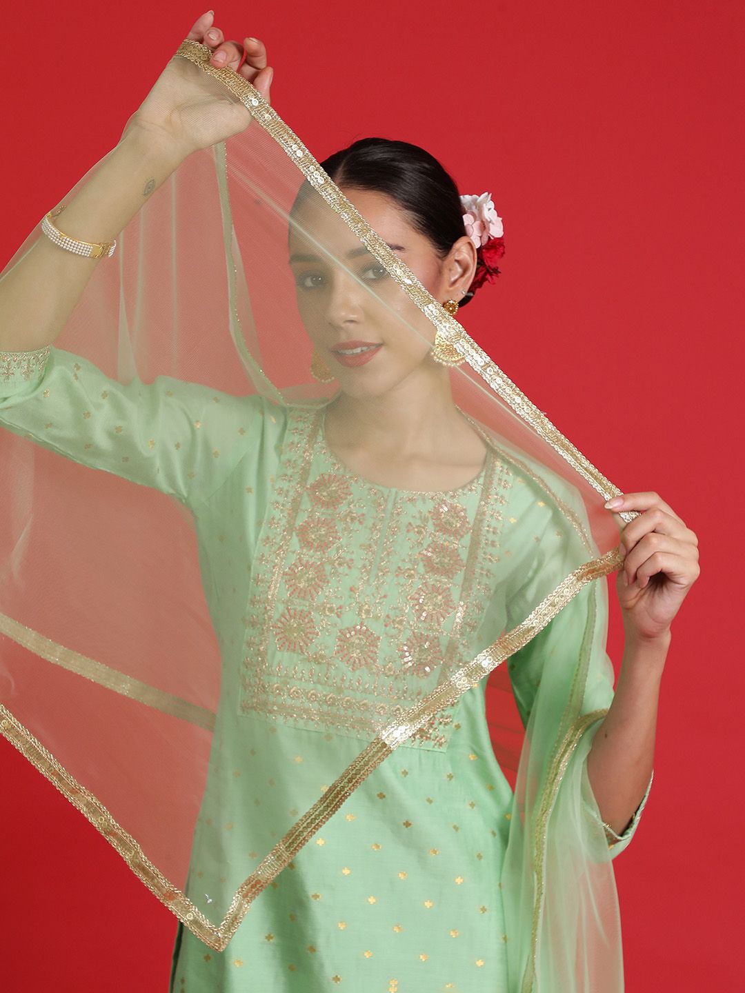 Dhiyona IE Women Floral Embroidered Regular Thread Work Chanderi Silk Kurta with Trousers & With Dupatta