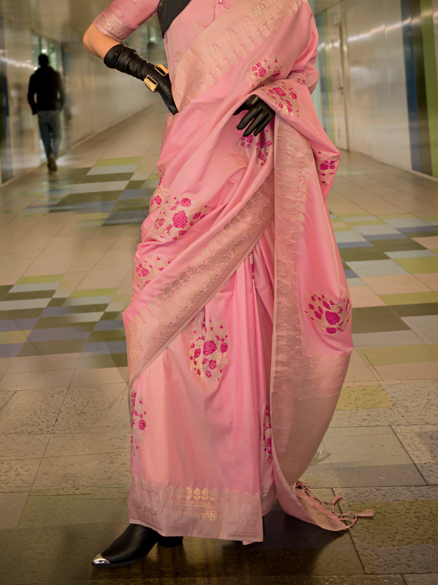 Women's Silk Blend Pink Woven Design Designer Saree With Blouse Piece