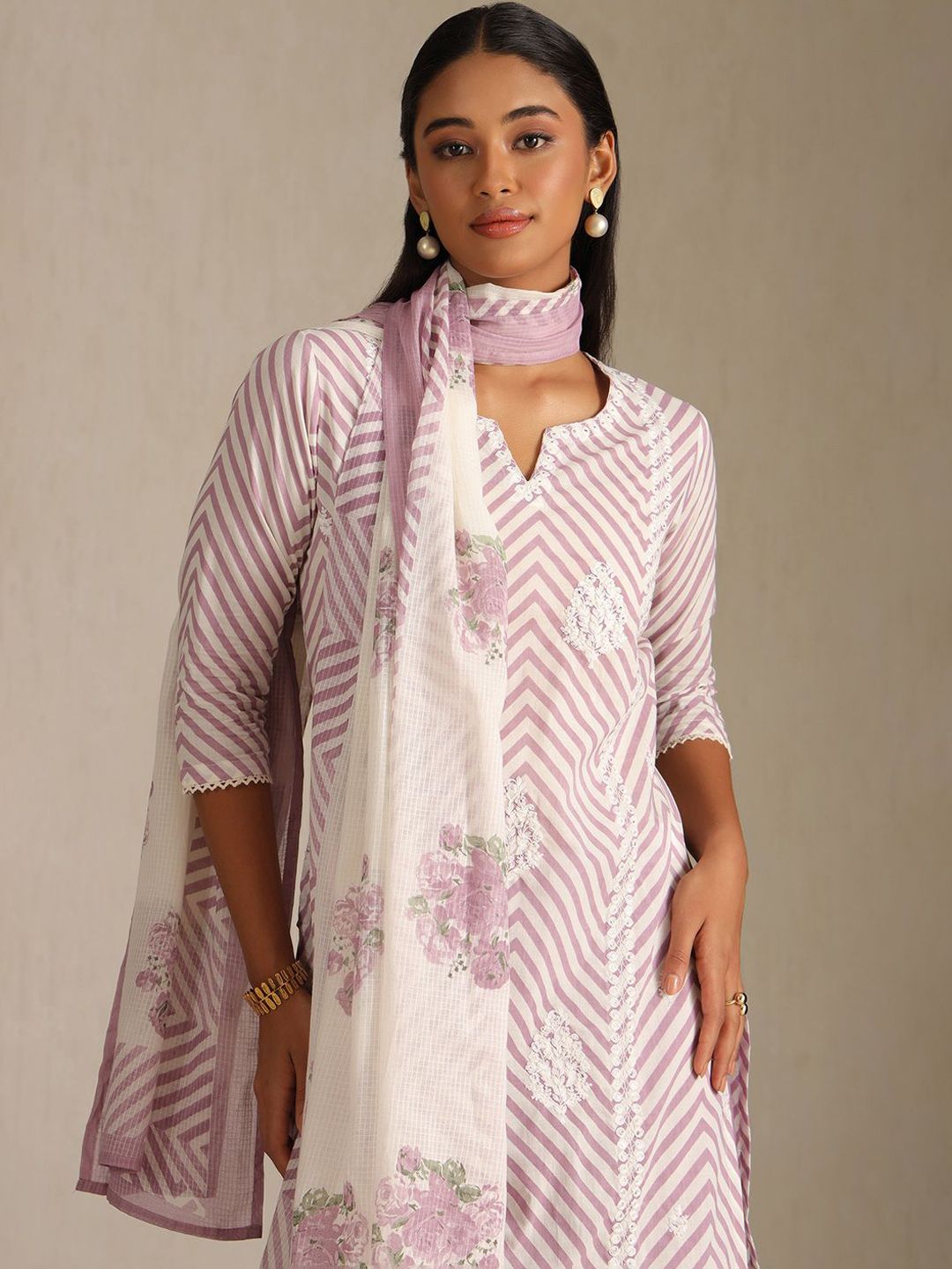 Dhiyona SO Women's Women Floral Embroidered Pure Cotton Kurta & Trousers With Floral Dupatta