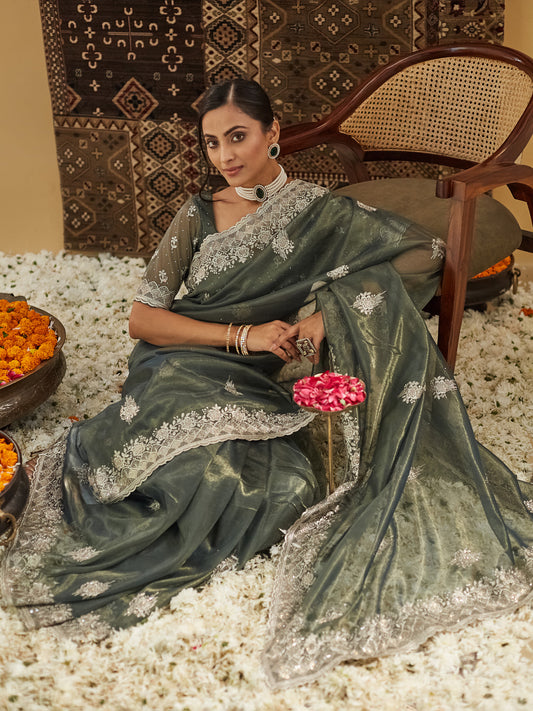 Dhiyona KS Women's Embellished Beads and Stones Supernet Saree