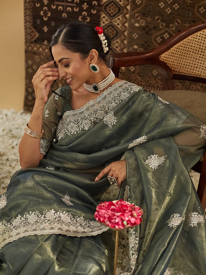 Dhiyona KS Women's Embellished Beads and Stones Supernet Saree