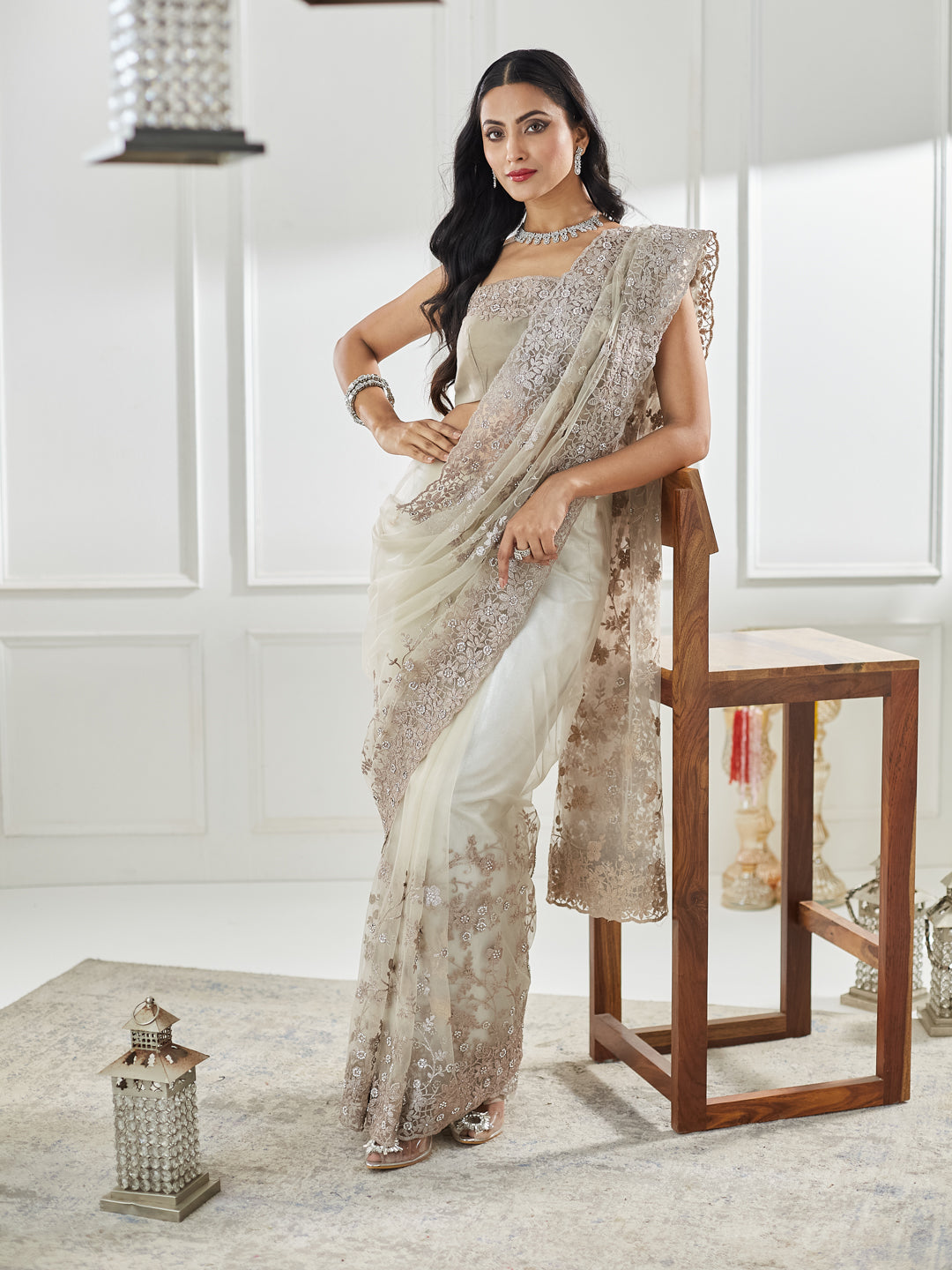 Dhiyona KS Women's Floral Embellished Beads and Stones Net Saree