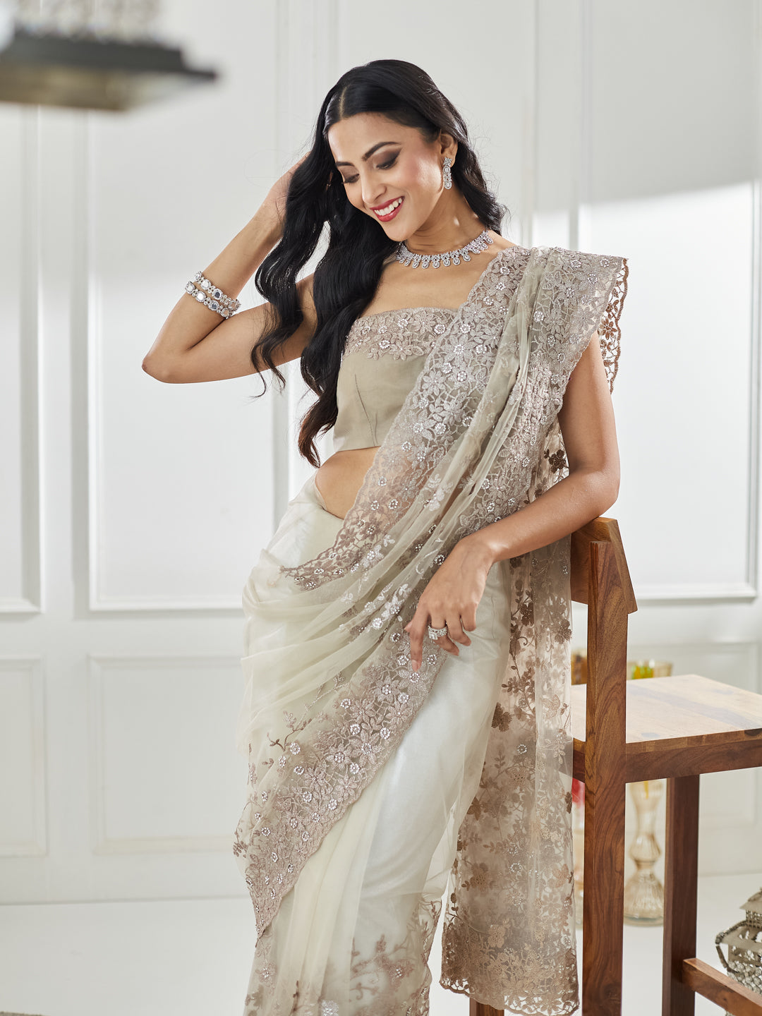 Dhiyona KS Women's Floral Embellished Beads and Stones Net Saree
