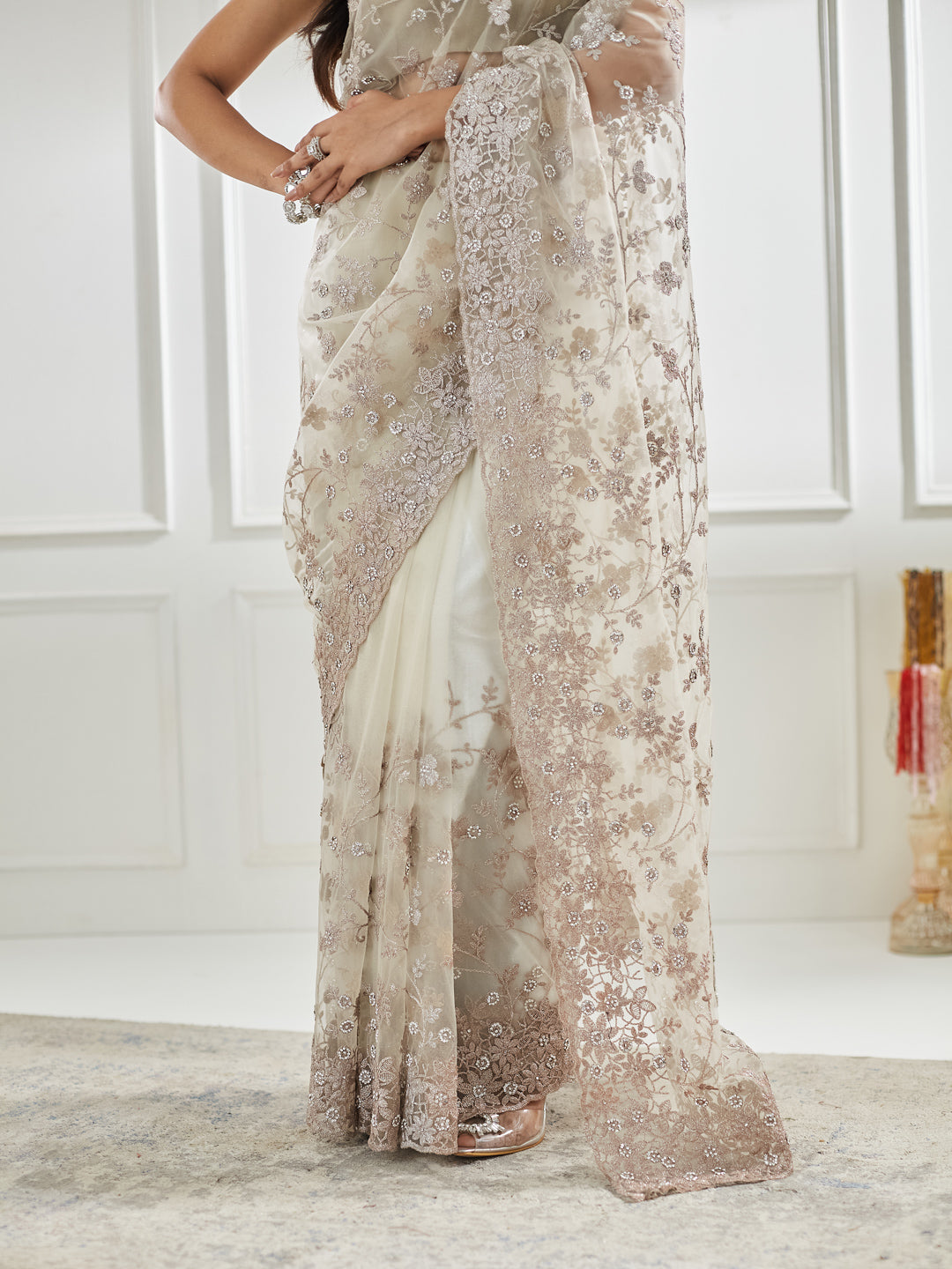 Dhiyona KS Women's Floral Embellished Beads and Stones Net Saree