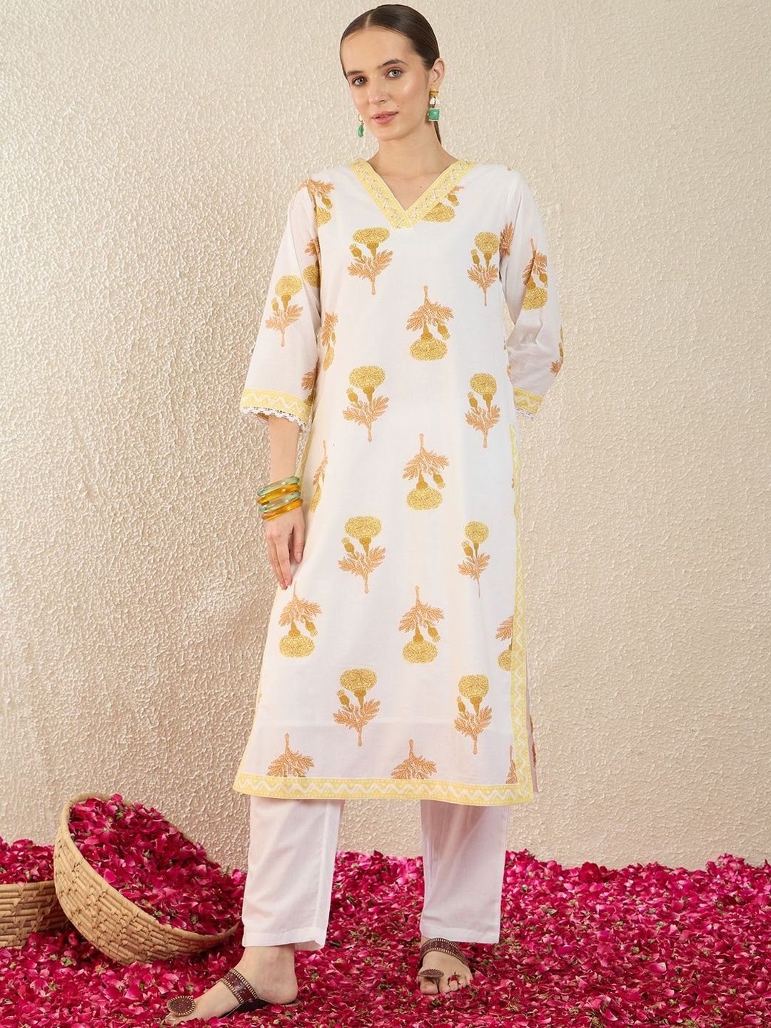 Women Floral Printed Regular Thread Work Pure Cotton Kurta with Trousers & With Dupatta