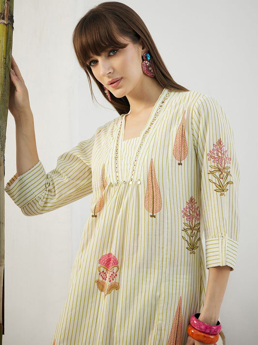 Floral Printed Thread Work Screen Pure Cotton Kurta With Trousers