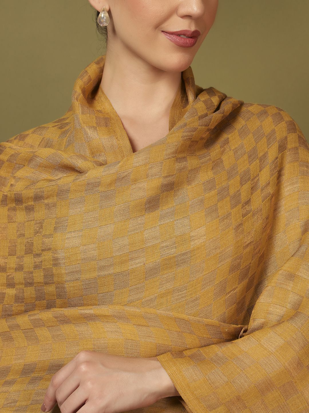 Dhiyona PA Checked Zari Reversible Fringed Shawl