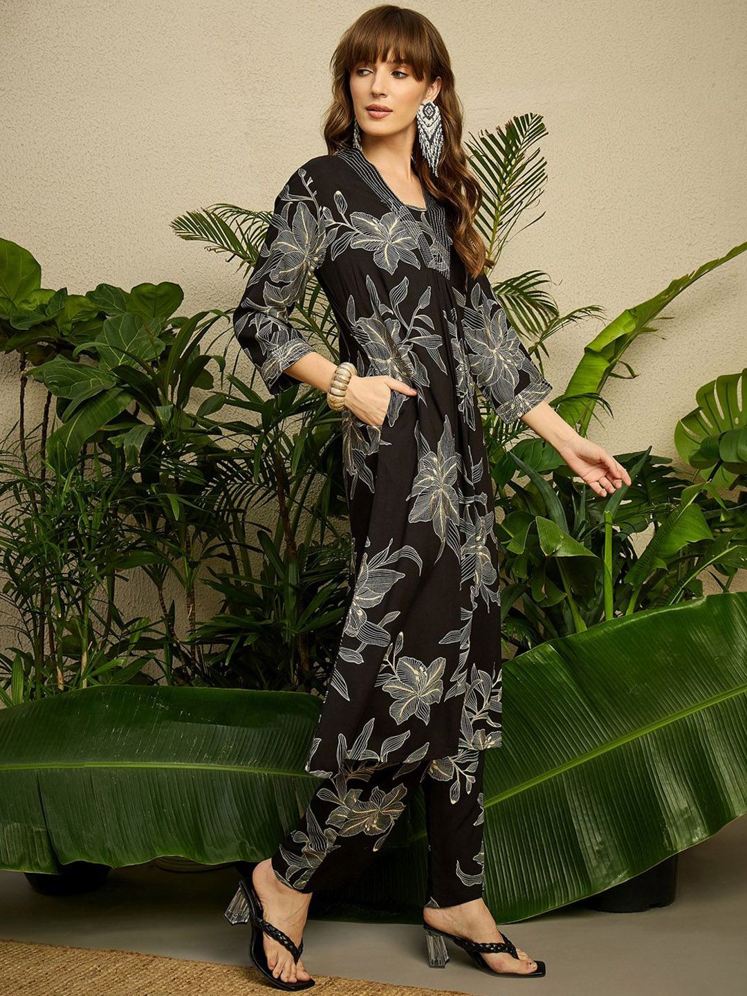 Dhiyona IE Printed V-Neck Top With Trousers