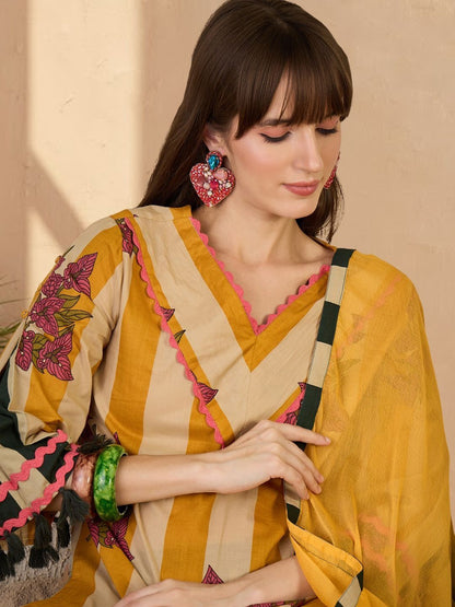 Women Floral Printed Regular Pure Cotton Kurta with Trousers & With Dupatta