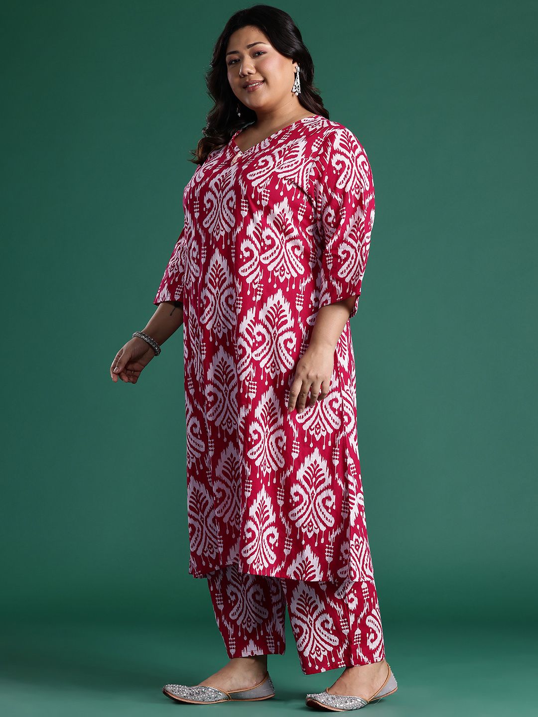 Ethnic Motifs Print Panelled Thread Work Kurta with Trousers