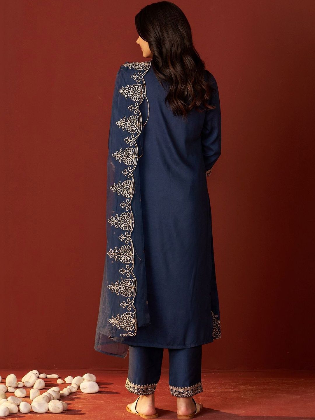 Women Ethnic Motifs Embroidered Regular Thread Work Kurta with Trousers & With Dupatta