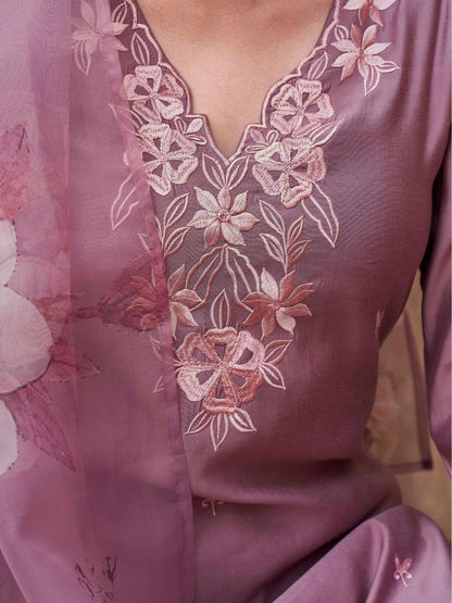 Dhiyona TI Women's Women Mauve Silk Blend Embroidered Kurta with Pant and Dupatta