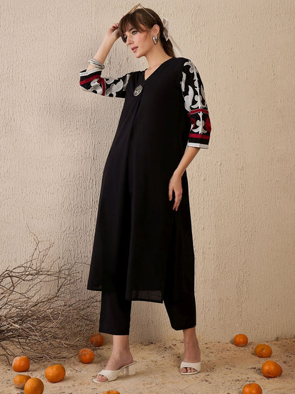 Dhiyona IE Women Floral Embroidered Regular Thread Work Pure Cotton Kurta with Trousers