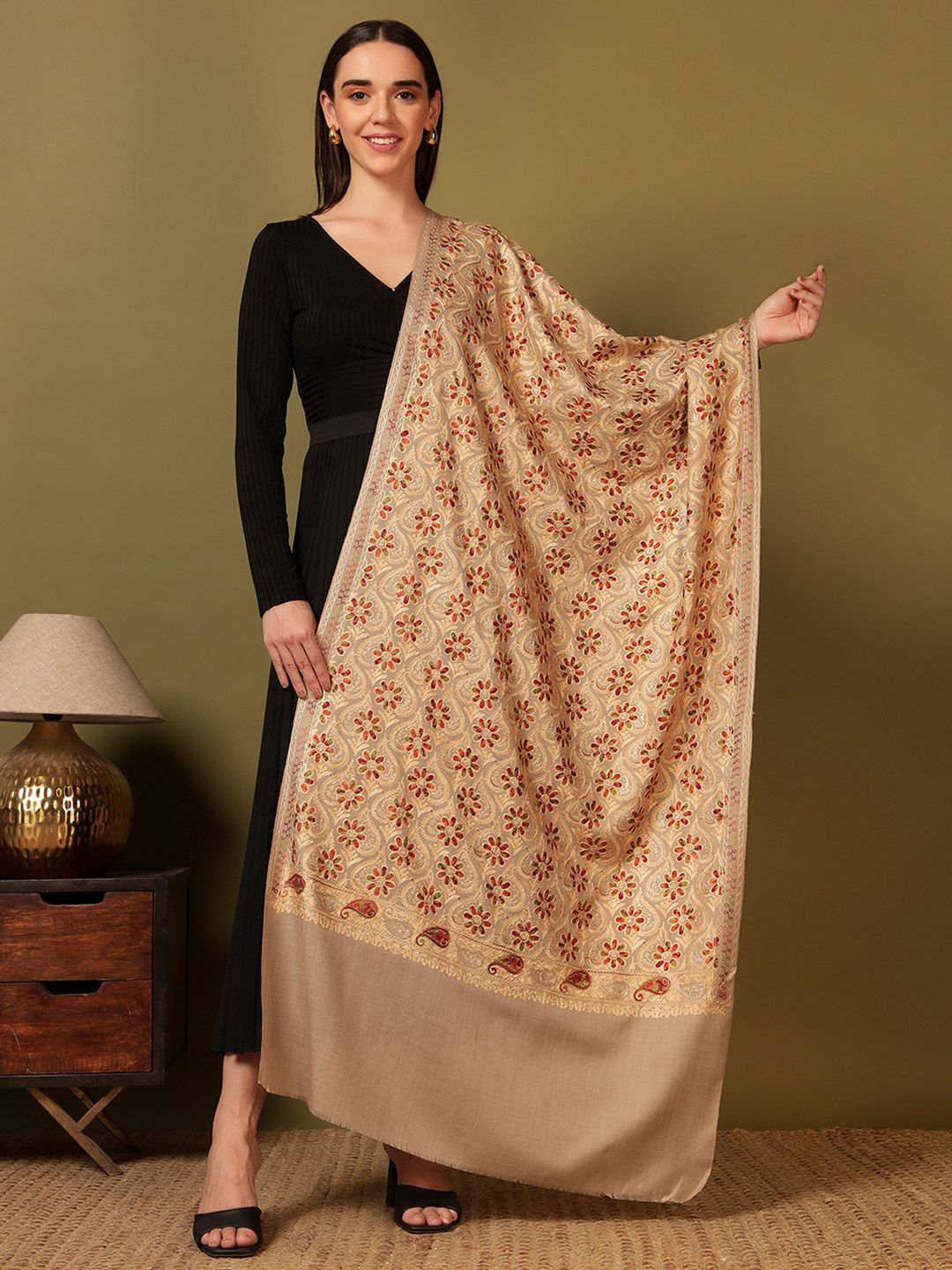 Dhiyona PA Kashish Floral Embroidered Woolen Shawl
