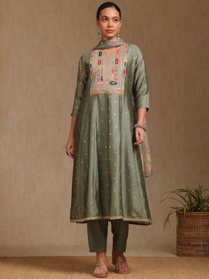 Dhiyona SO Women's Floral Embroidered Notch Neck Sequinned A-Line Kurta With Trousers & Dupatta