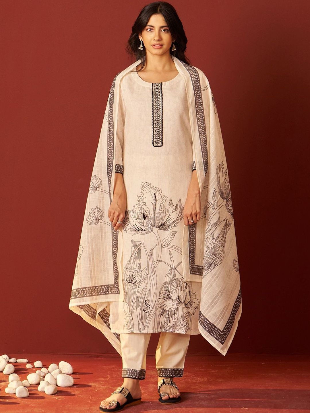 Women Floral Printed Regular Thread Work Linen Kurta with Trousers & With Dupatta