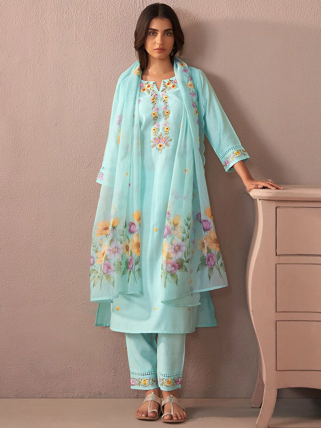 Dhiyona IE Floral Embroidered Notch Neck Straight Kurta With Trouser And Dupatta
