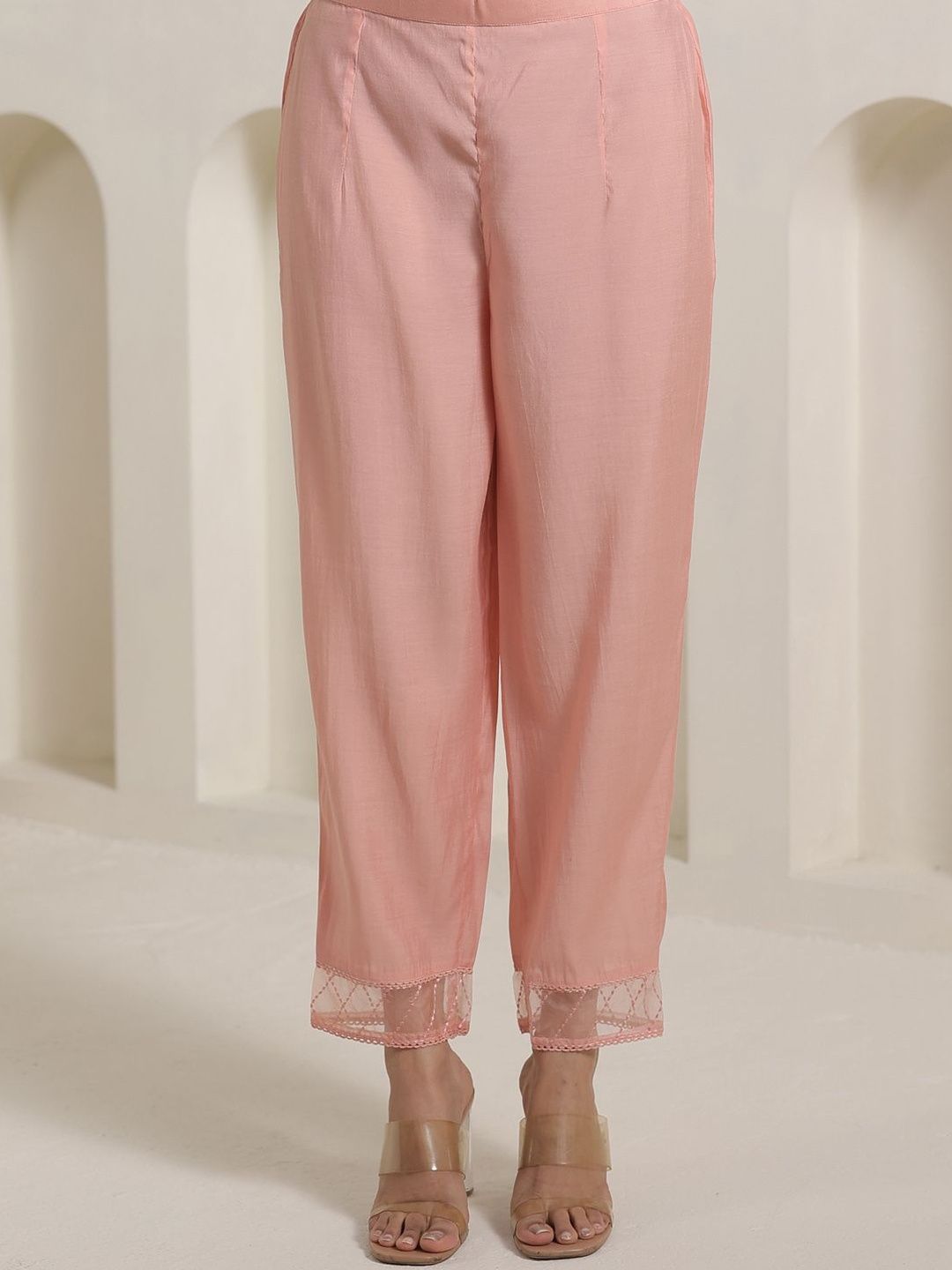 Women Floral Embroidered Regular Thread Work Kurta with Trousers & With Dupatta