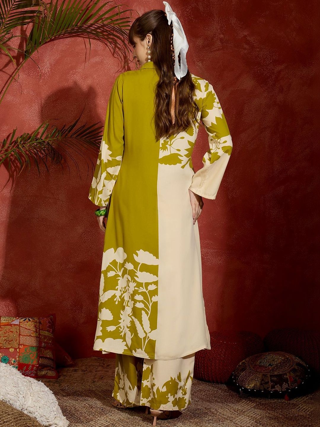 Women Floral Printed Regular Kurta with Trousers