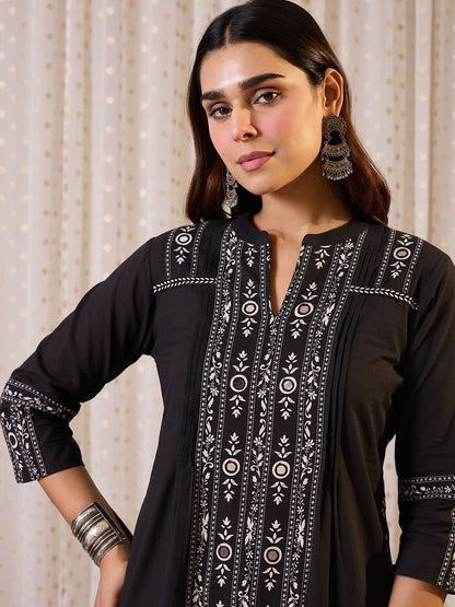 Ethnic Motifs Printed Mandarin Collar Pure Cotton Straight Kurta & Trousers