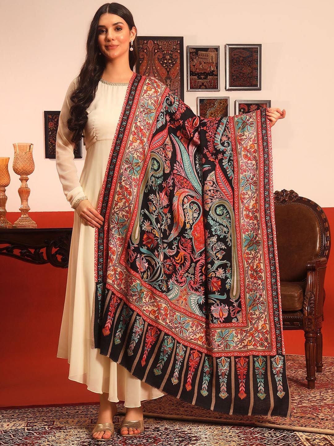 Dhiyona PA Rangkalam Paisley Embroidered Kalamkari Shawl
