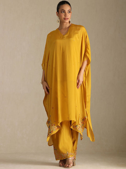 Dhiyona SO Women's Floral Embroidered V-Neck Sequinned Kaftan Kurta With Palazzos