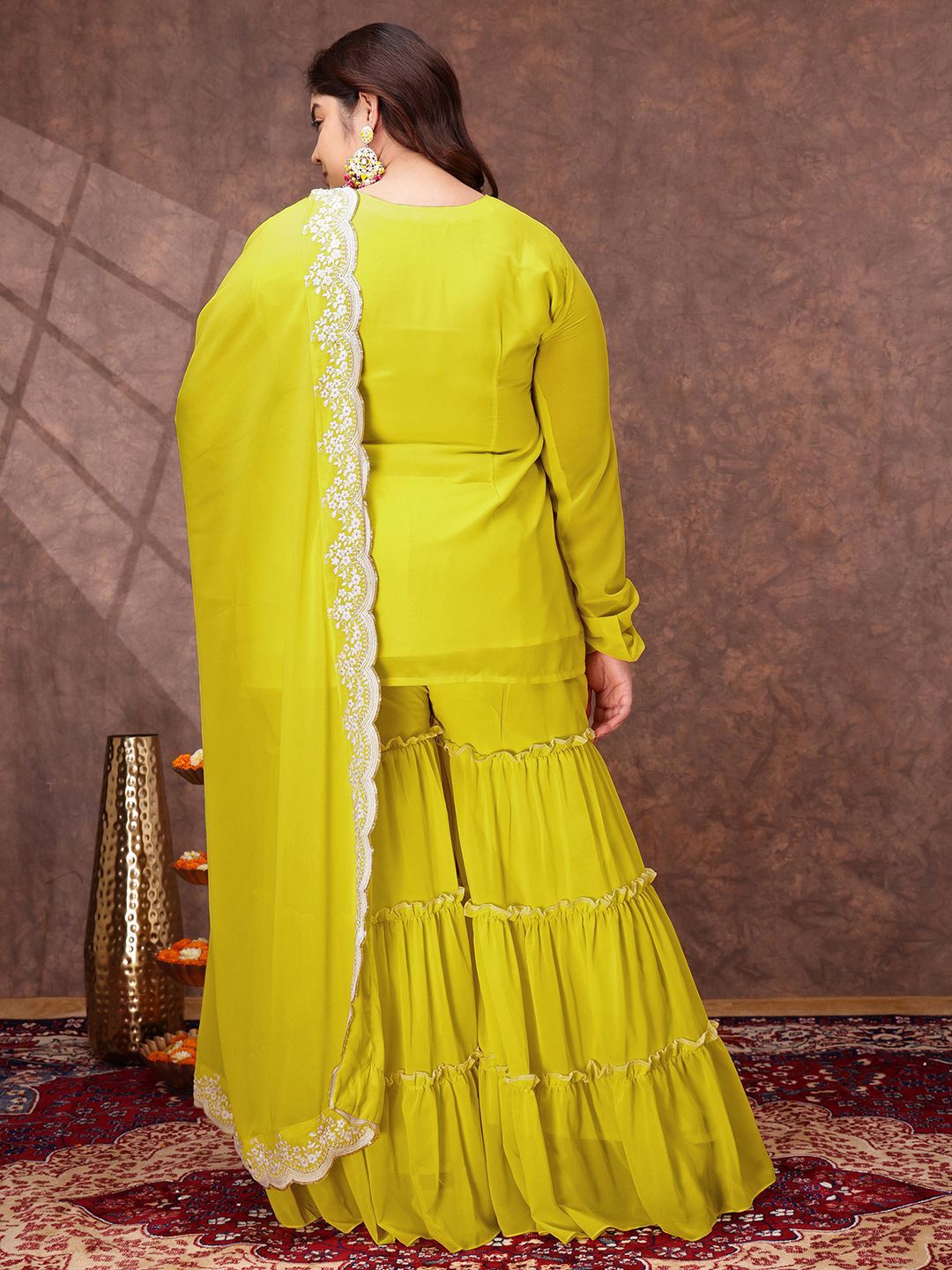 Dhiyona IN Women Floral Yoke Design Regular Thread Work Kurta Set With Dupatta