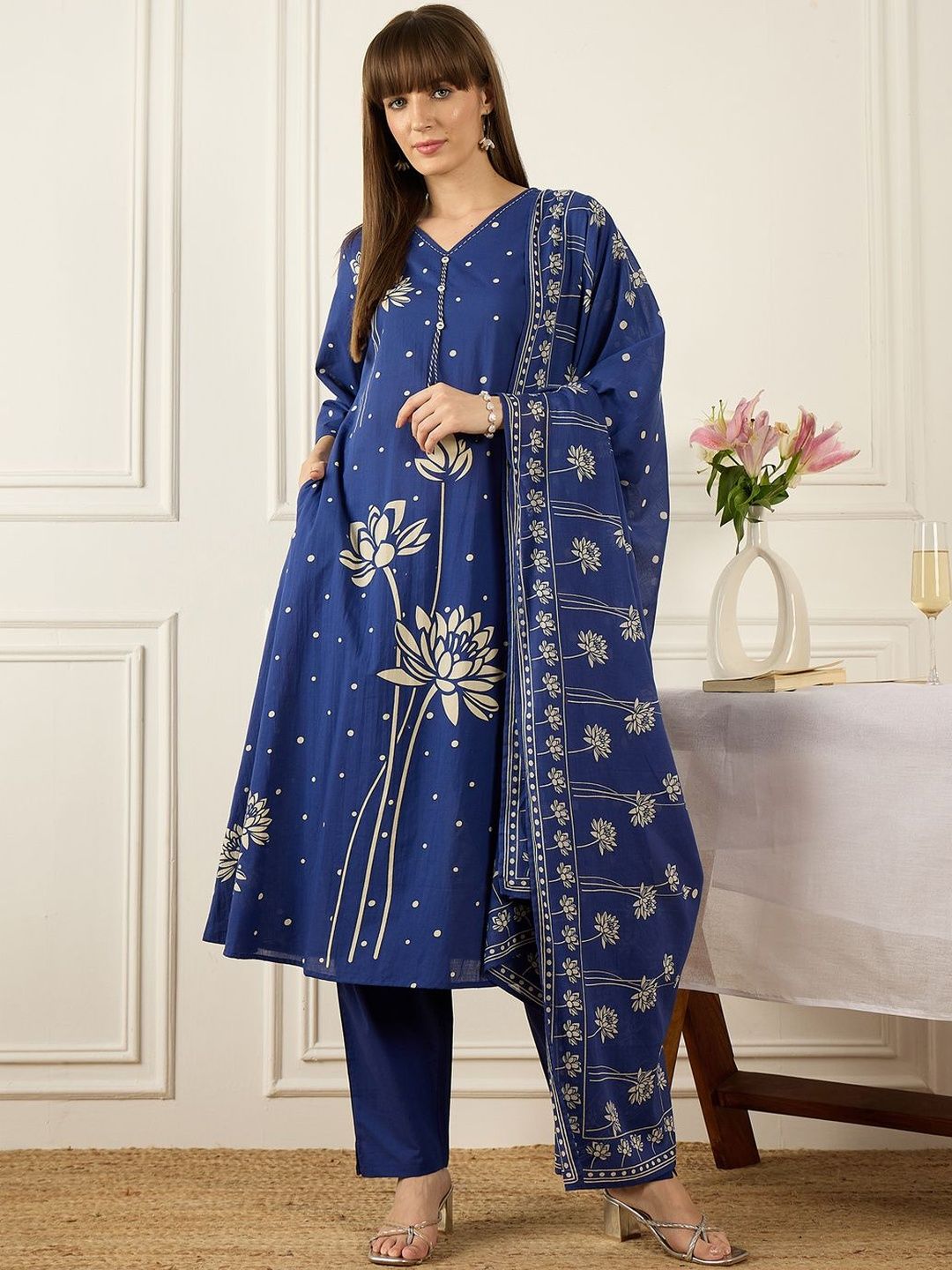 Women Floral Printed Regular Thread Work Pure Cotton Kurta with Trousers & With Dupatta