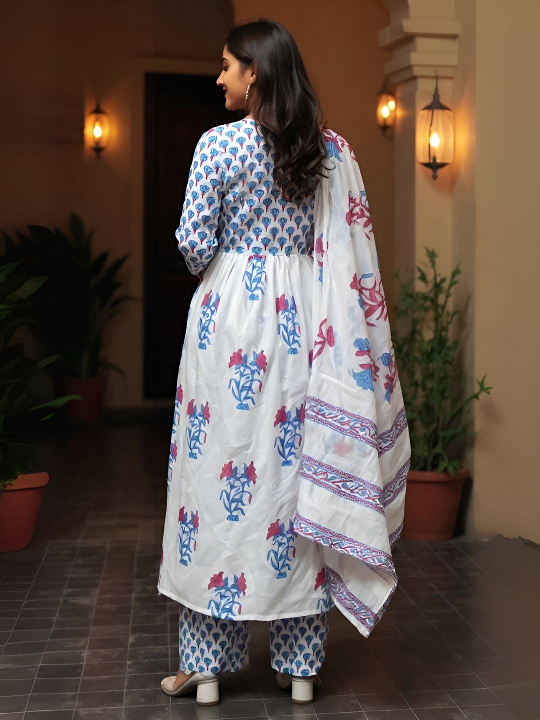 Dhiyona IE Women's Women Floral Printed Empire Pure Cotton Kurta with Trousers & Dupatta