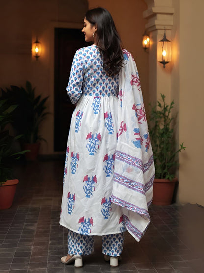 Dhiyona IE Women's Women Floral Printed Empire Pure Cotton Kurta with Trousers & Dupatta