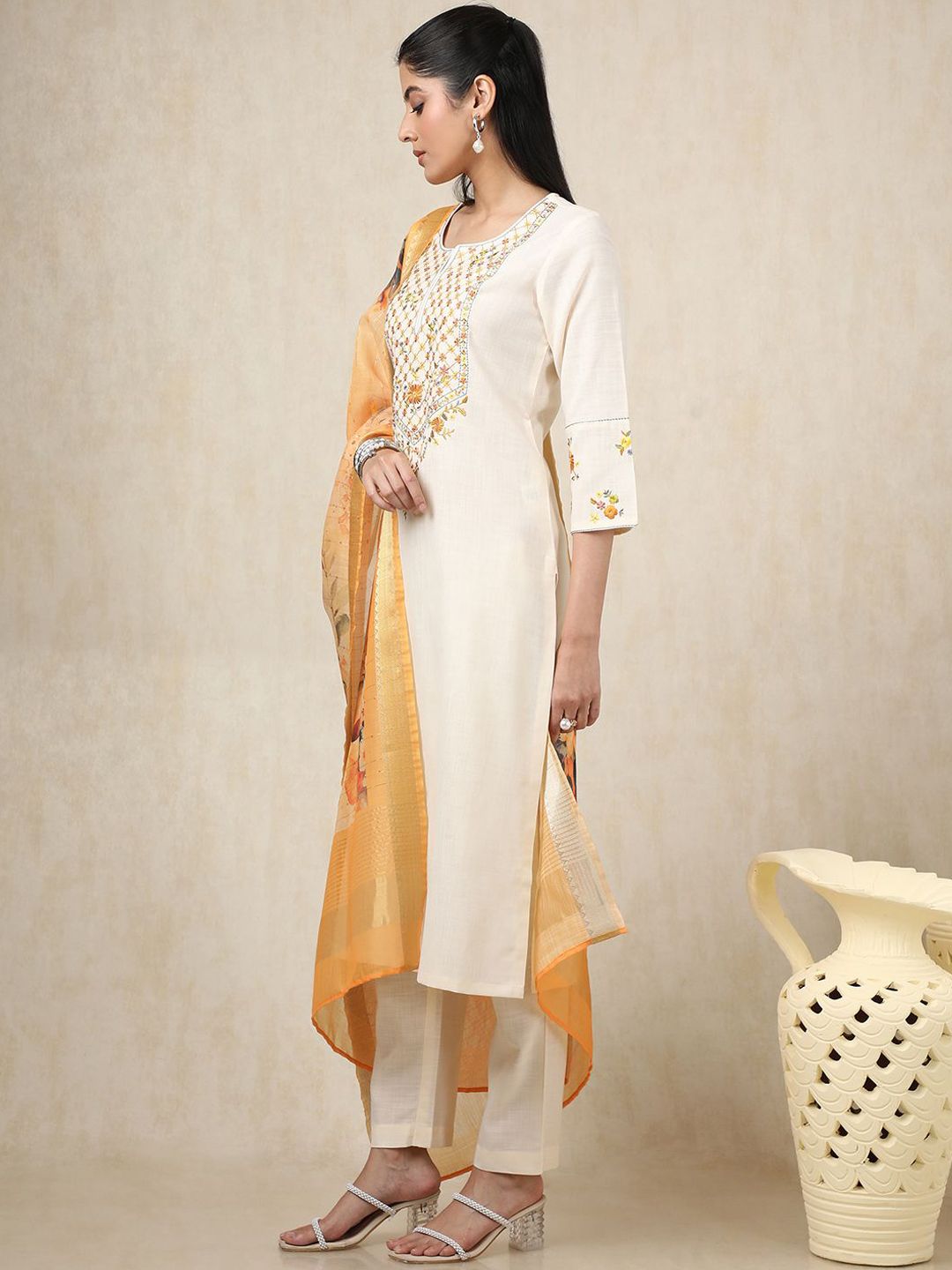Dhiyona SO Women's Floral Embroidered Thread Work Round Neck Straight Kurta With Trousers & Dupatta