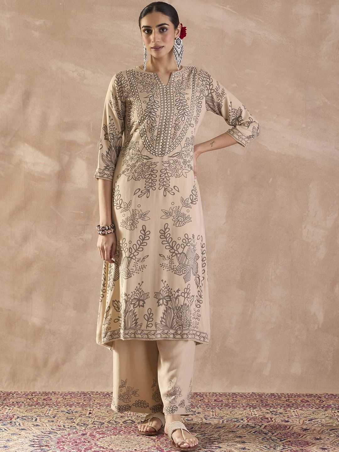Ethnic Motifs Printed Notch Neck Sequinned Straight Kurta With Trousers