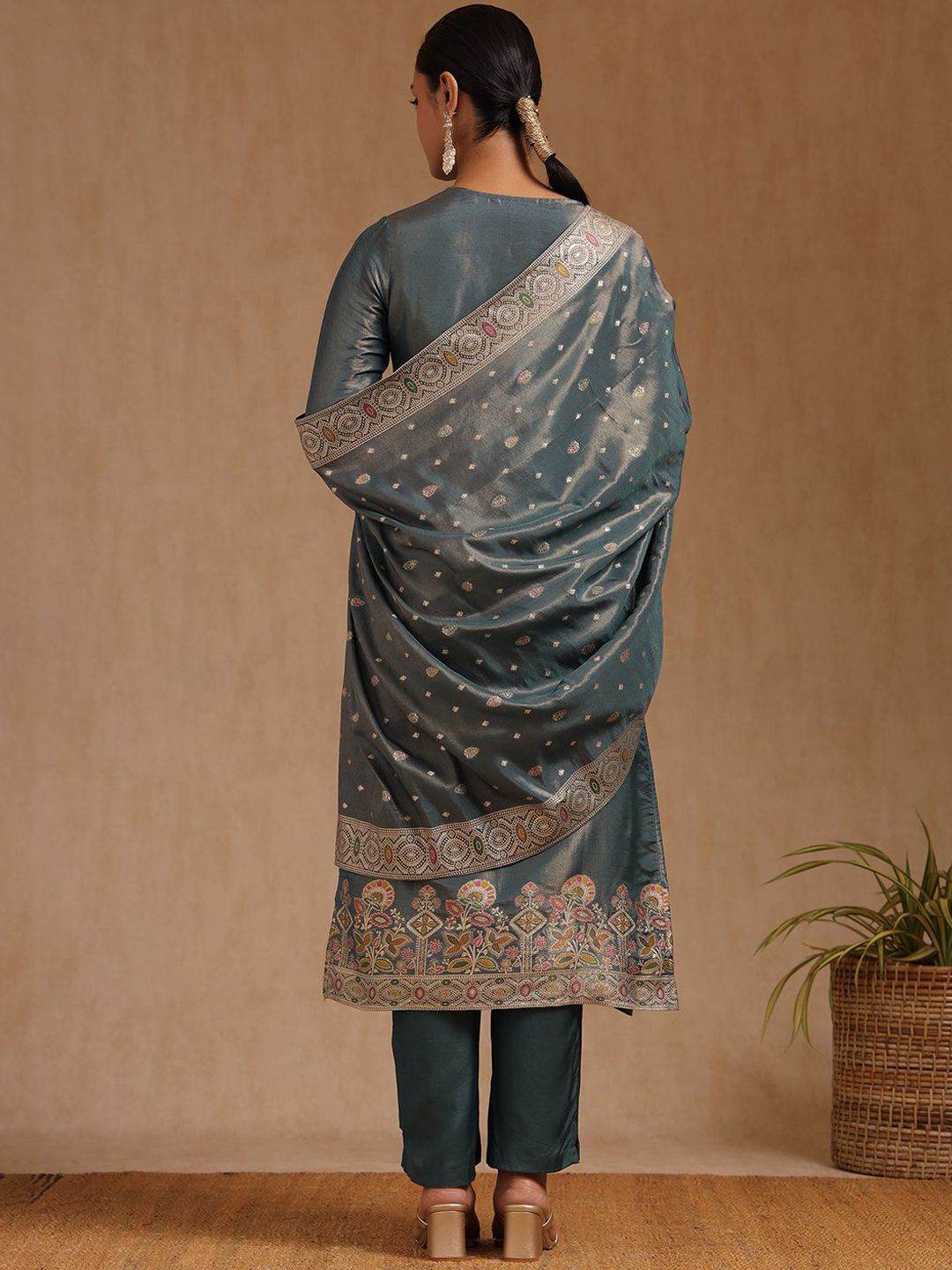 Dhiyona SO Women's Women Floral Embroidered Regular Chanderi Cotton Kurta with Trousers & With Dupatta