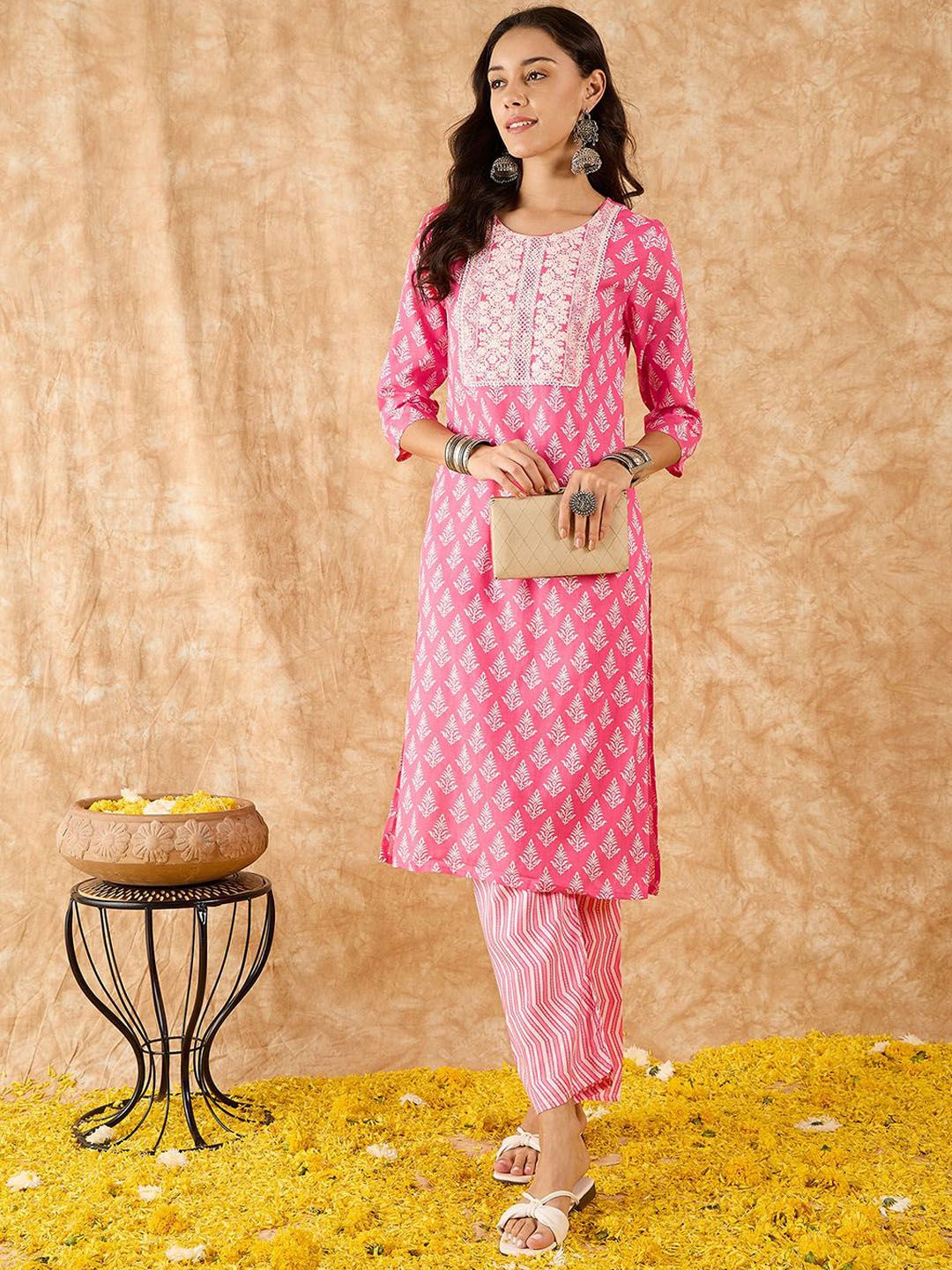 Ethnic Motifs Printed Straight Thread Work Kurta with Trousers