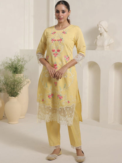 Floral Embroidered Thread Work Straight Kurta & Trousers With Dupatta