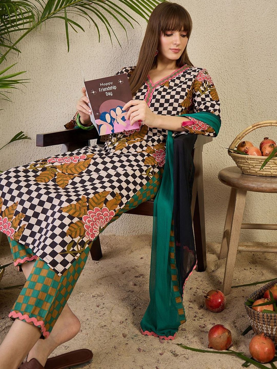 Women Printed Regular Thread Work Pure Cotton Kurta with Trousers & With Dupatta