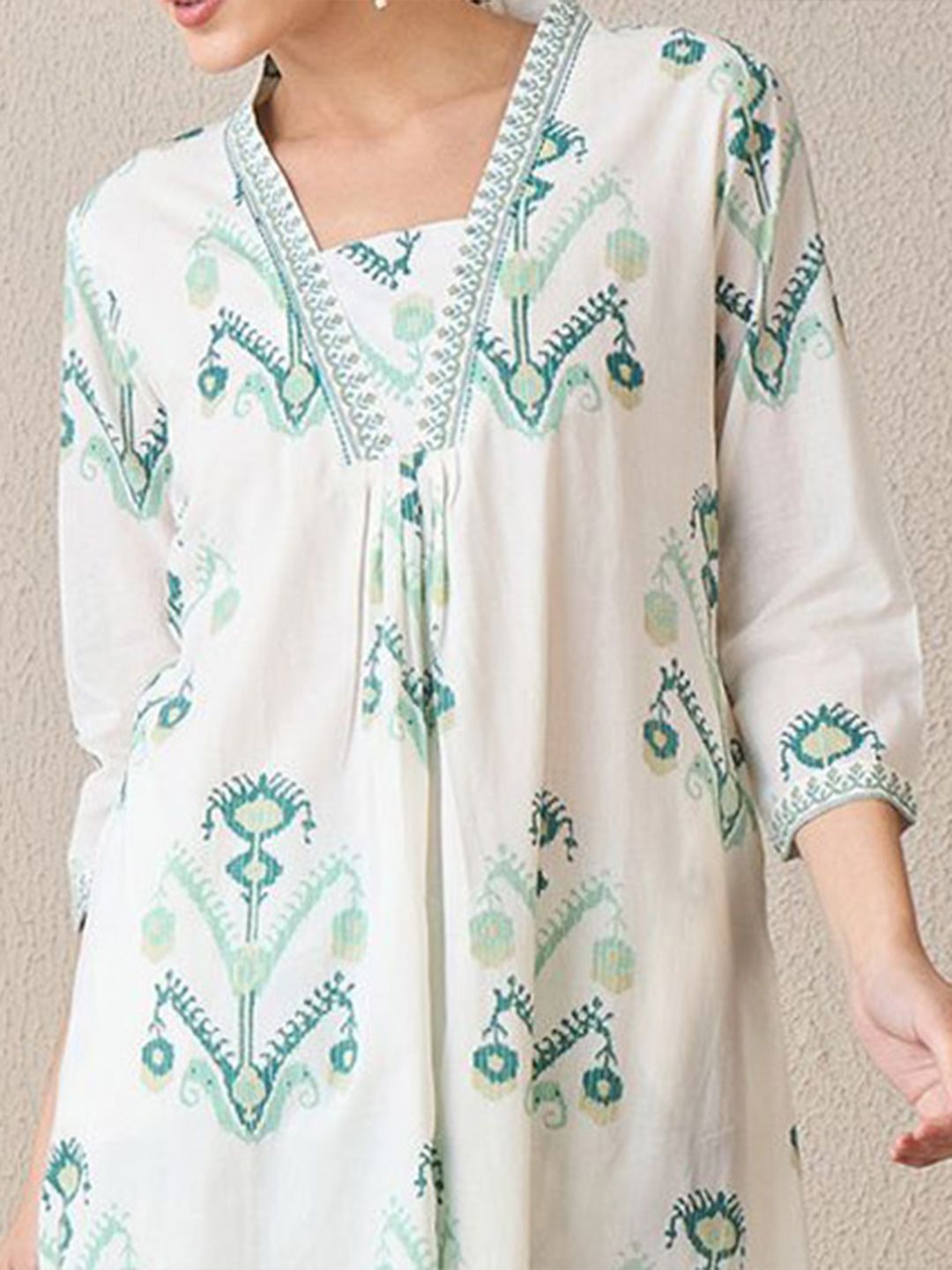 Dhiyona IE Women Floral Printed Regular Sequinned Pure Cotton Kurta with Palazzos