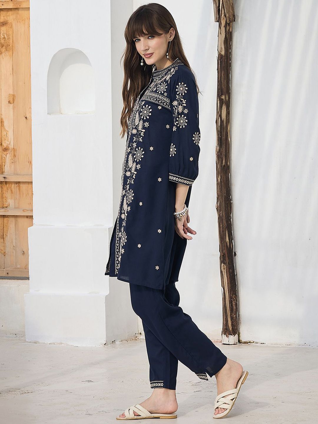 Ethnic Motifs Embroidered Thread Work Kurta With Trousers