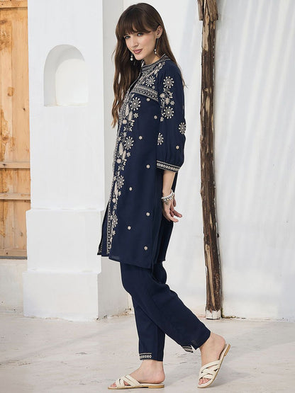 Ethnic Motifs Embroidered Thread Work Kurta With Trousers