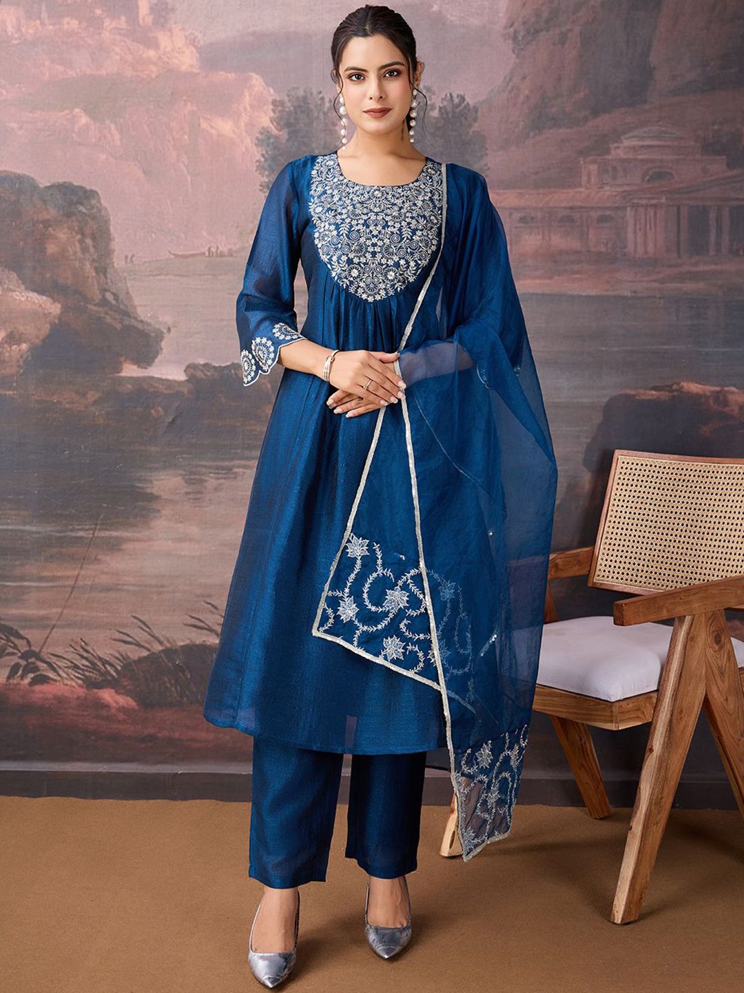 Dhiyona PD Women Embroidered Kurta & Trouser With Dupatta