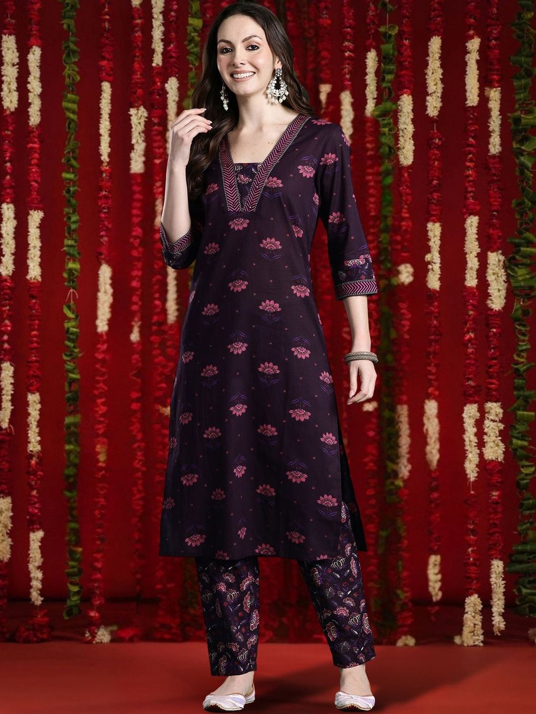 Dhiyona IE Women Floral Printed Regular Thread Work Pure Cotton Kurta with Trousers